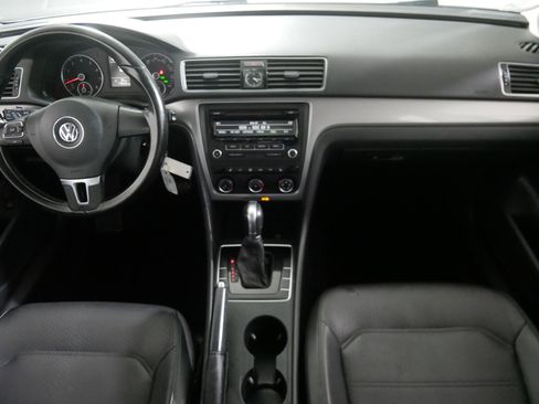 Used 2015 Volkswagen Passat 1.8T Wolfsburg Edition image 10
