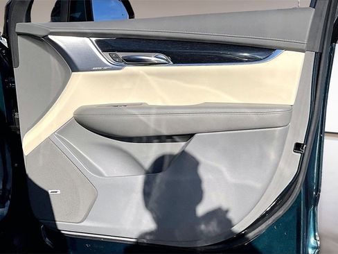 Certified 2025 Cadillac XT6 Premium Luxury image 19