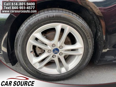Used 2018 Ford Fusion SE w/ Fusion SE Technology Package FWD image 25