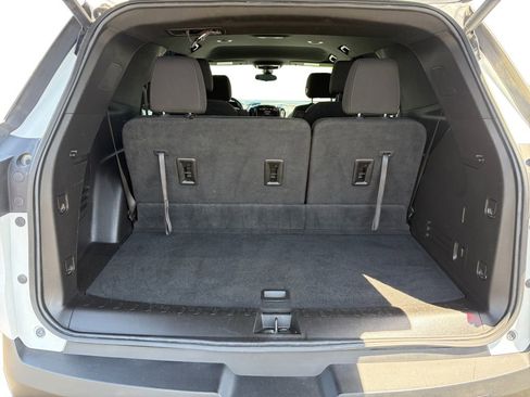 Used 2023 Chevrolet Traverse LT AWD/4WD image 19