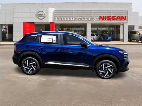 New 2026 Nissan Kicks SV w/ Charging Package FWD image 2