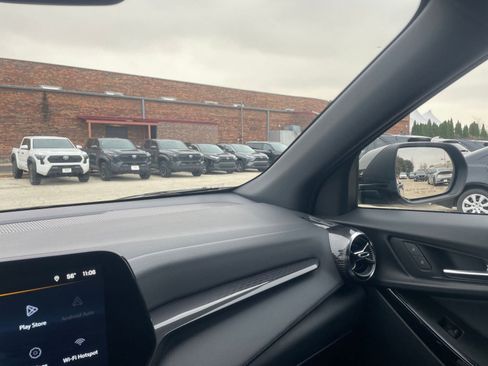 Used 2025 Chevrolet Equinox LT image 35