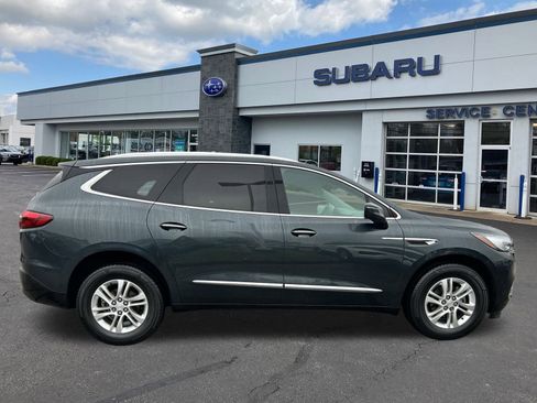 Used 2018 Buick Enclave Essence image 8