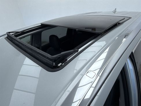 Used 2019 Toyota Highlander Limited Platinum image 41