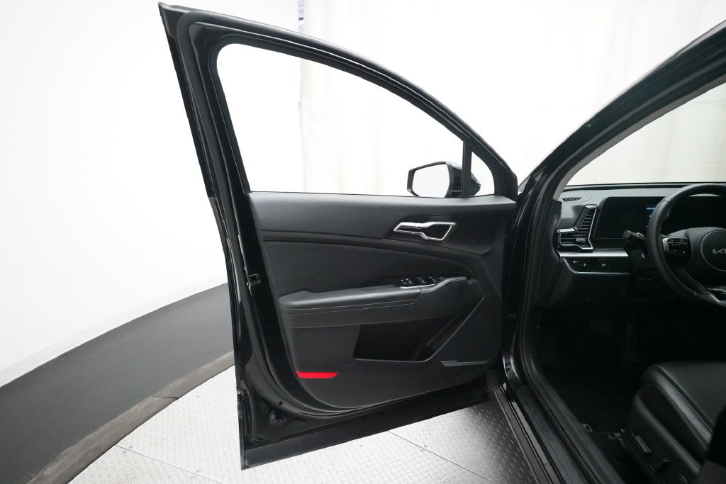 Used 2025 Kia Sportage EX AWD/4WD image 29