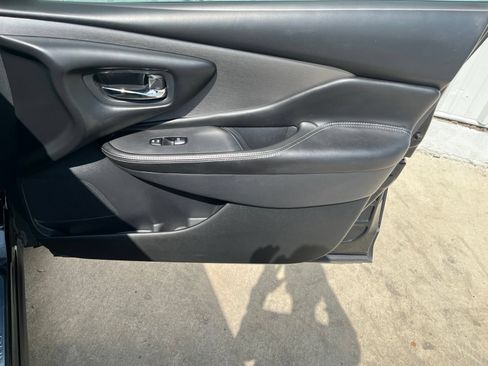 Used 2019 Nissan Murano S AWD/4WD image 17