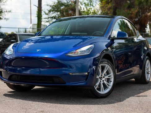 Used 2021 Tesla Model Y Long Range AWD/4WD image 1