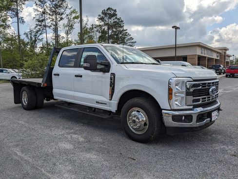 New 2024 Ford F350 XL w/ XL Chrome Package image 3
