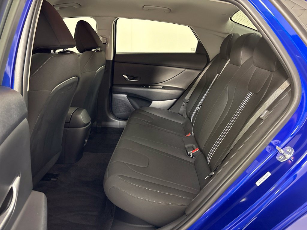 Certified 2025 Hyundai Elantra Hybrid FWD image 18