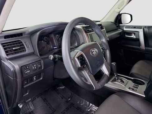 Certified 2020 Toyota 4Runner SR5 Premium AWD/4WD image 9