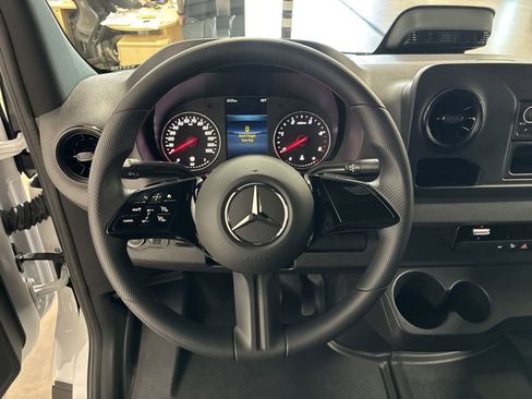 New 2025 Mercedes-Benz Sprinter 2500 image 8