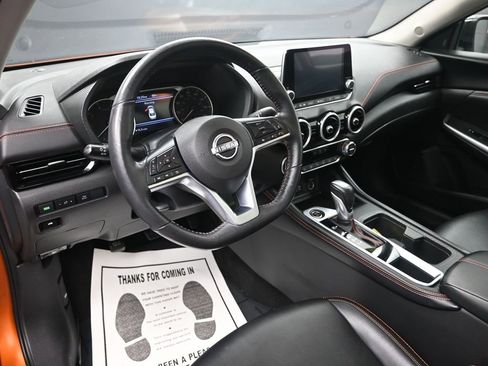 Used 2025 Nissan Sentra SR w/ SR Premium Package image 14