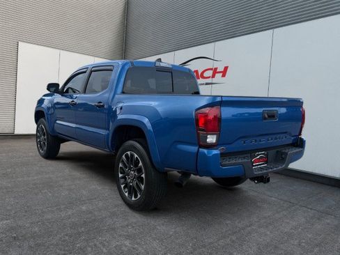Used 2018 Toyota Tacoma TRD Sport AWD/4WD image 11