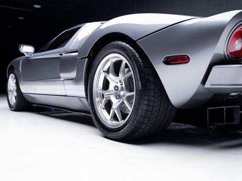 Used 2006 Ford GT image 75