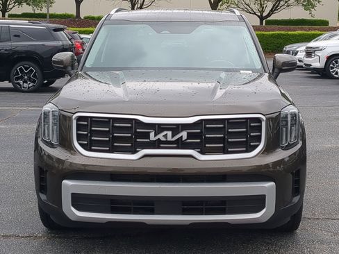 Used 2025 Kia Telluride S FWD image 3