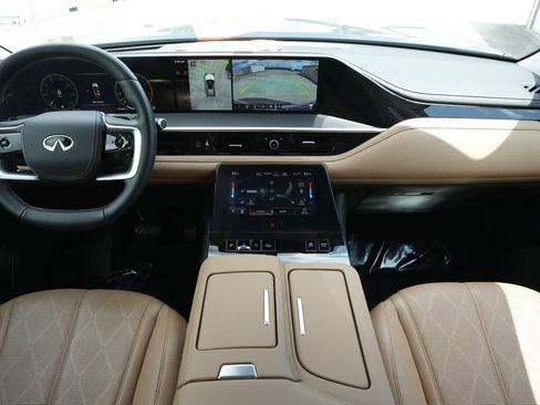 Certified 2025 INFINITI QX80 Sensory AWD/4WD image 4