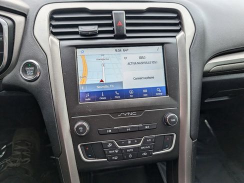 Used 2020 Ford Fusion SE FWD image 22