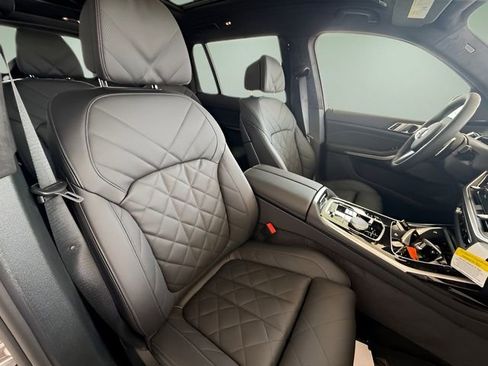 Used 2026 BMW X7 xDrive40i w/ M Sport Package image 35