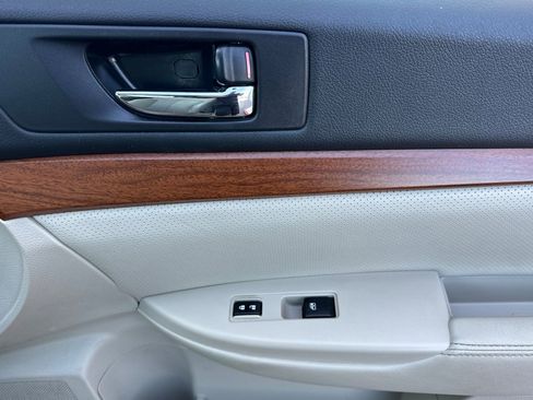 Used 2013 Subaru Outback 3.6R Limited image 21