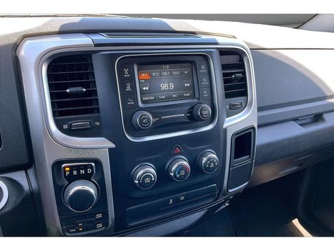 Used 2016 RAM 1500 Classic SLT AWD/4WD image 9