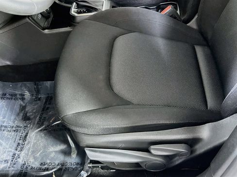 Used 2023 Jeep Renegade Latitude AWD/4WD image 19