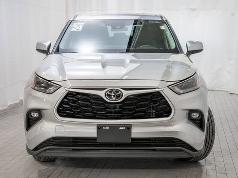 Used 2024 Toyota Highlander LE image 2