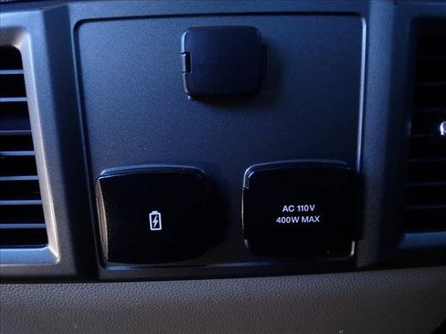Used 2019 Ford F150 XLT w/ Equipment Group 302A Luxury AWD/4WD image 10