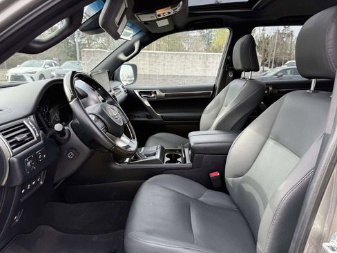 Used 2023 Lexus GX 460 Premium w/ Premium Package image 13