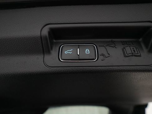 Used 2023 Ford Explorer XLT w/ Equipment Group 202A AWD/4WD image 15