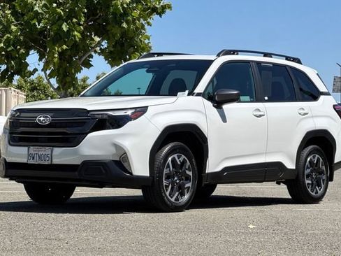 Used 2026 Subaru Forester Premium AWD/4WD image 8