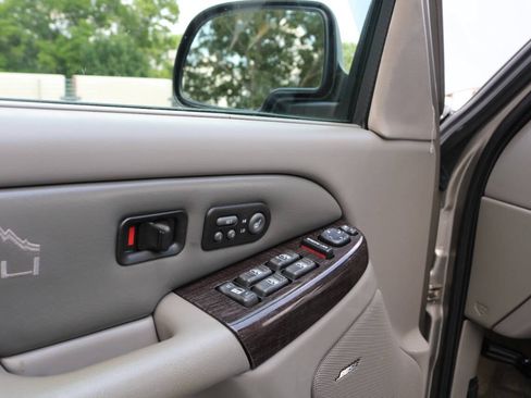 Used 2001 GMC Yukon XL Denali AWD/4WD image 84
