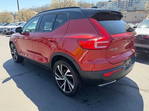 Used 2019 Volvo XC40 T5 R-Design image 2