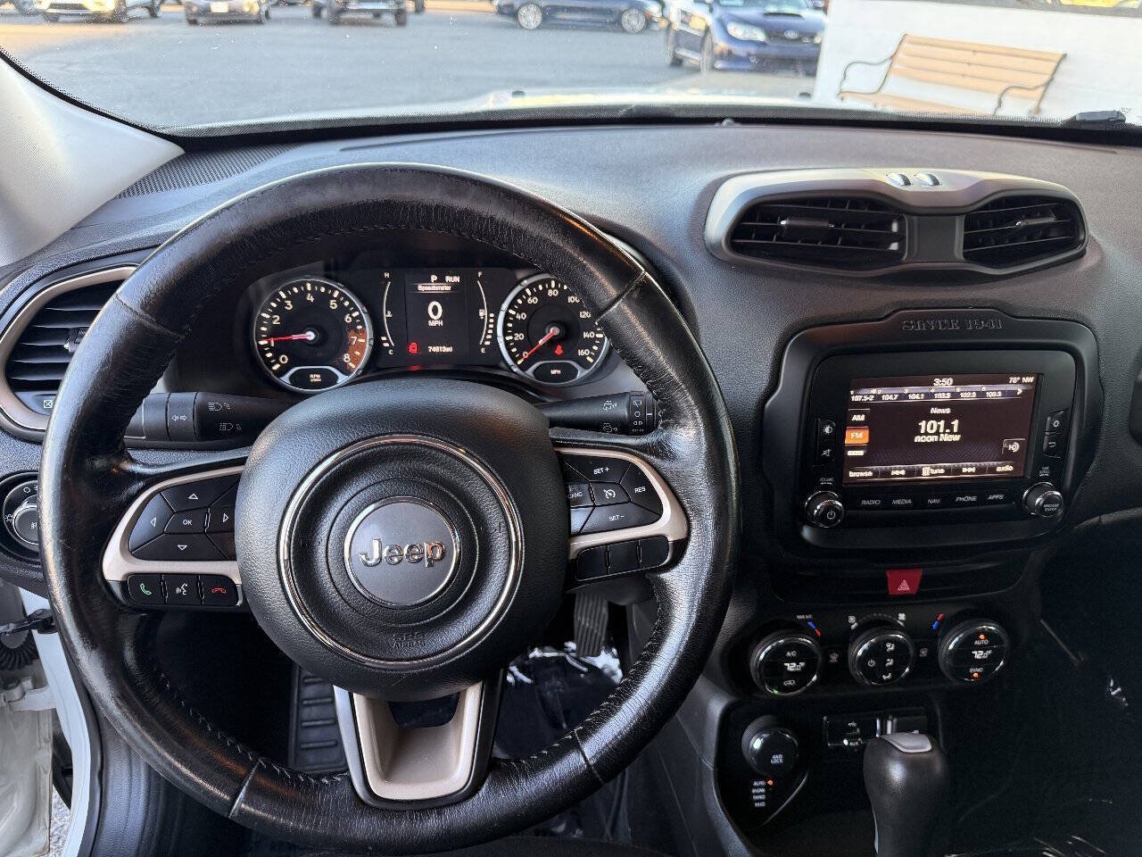 Used 2016 Jeep Renegade Latitude AWD/4WD image 11