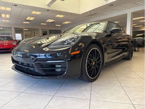Used 2021 Porsche Panamera image 9