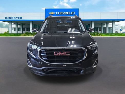 Used 2019 GMC Terrain SLE w/ Driver Convenience Package image 2