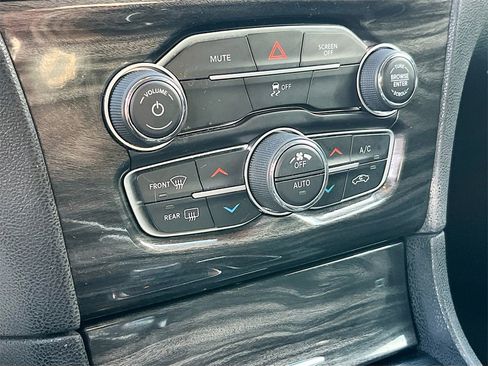 Used 2022 Chrysler 300 Touring w/ Sport Appearance Package image 15