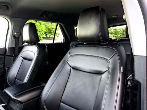 Used 2024 Ford Explorer Limited image 13