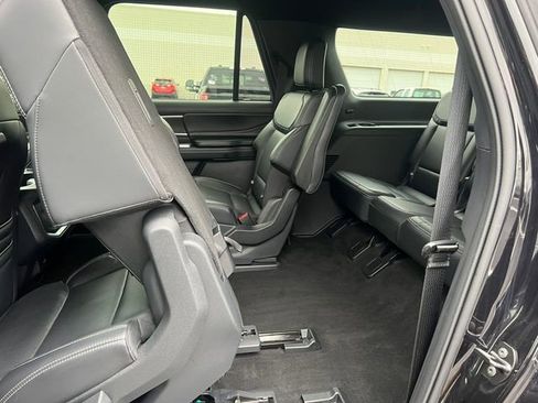Certified 2025 Ford Expedition Max Platinum w/ Stealth Appearance Package image 7