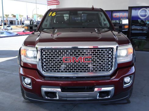 Used 2016 GMC Sierra 2500 Denali w/ Duramax Plus Package image 10