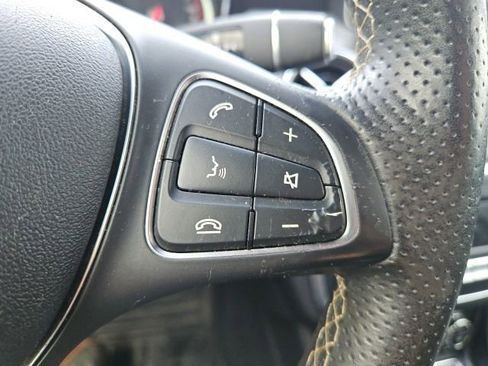Used 2018 Mercedes-Benz GLA 250 4MATIC image 34