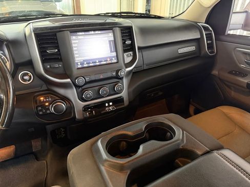 Used 2020 RAM 1500 Big Horn AWD/4WD image 15