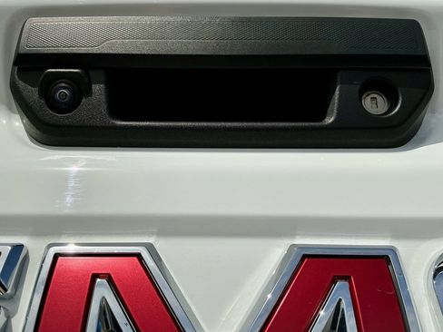 Used 2025 GMC Canyon Elevation w/ Convenience Package image 15