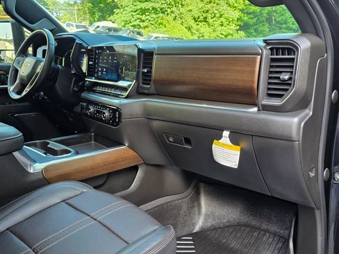 Used 2024 Chevrolet Silverado 2500 High Country w/ Technology Package AWD/4WD image 36