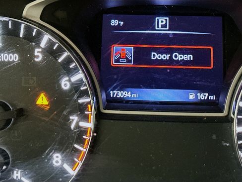 Used 2017 Nissan Pathfinder SV FWD image 17