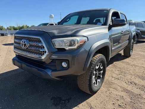 Used 2016 Toyota Tacoma TRD Off-Road AWD/4WD image 1