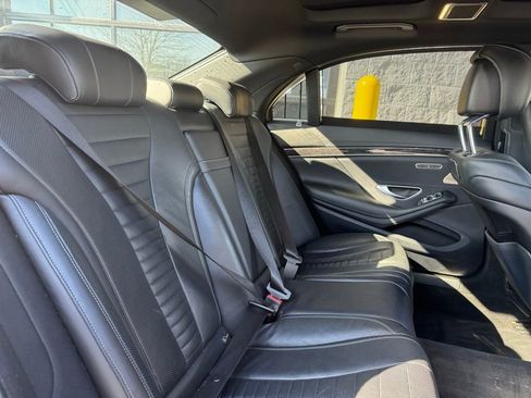 Used 2019 Mercedes-Benz S 560 4MATIC Sedan w/ AMG Line Exterior image 36