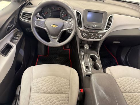 Used 2018 Chevrolet Equinox LS AWD/4WD image 4