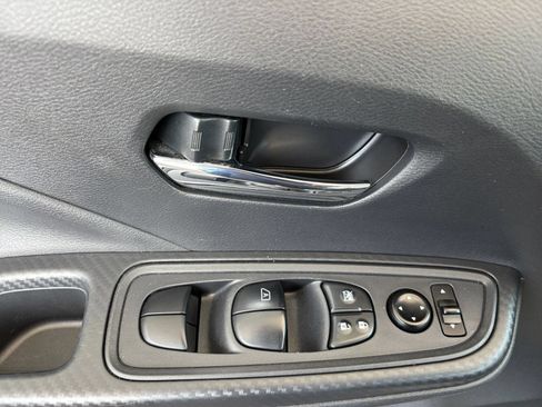 Used 2025 Nissan Versa SV w/ Trunk Package FWD image 18