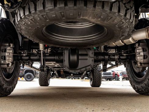 Used 2025 Ford F250 Platinum w/ Tremor Off-Road Package image 17