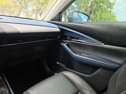 Used 2020 MAZDA CX-30 FWD w/ Preferred Package image 11